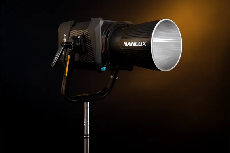 NANLUX Evoke 1200B Spot Light with Trolley Case