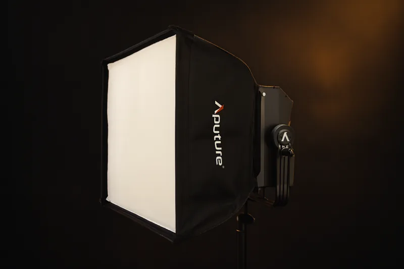 Aputure Nova P300c 70x50cm Rectangular Softbox