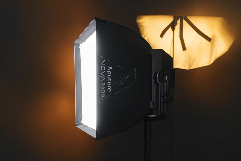 Aputure Nova P300c 70x50cm Rectangular Softbox